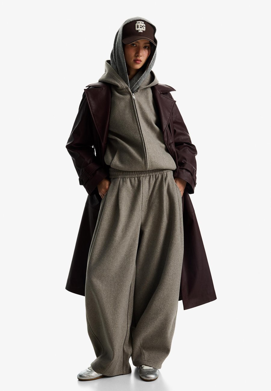 

Брюки Bershka EFFECT , Sand