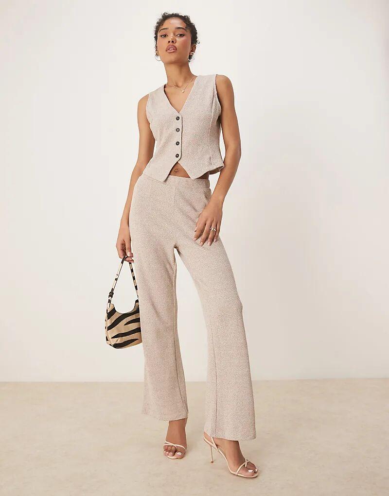 

Широкие брюки Vila из текстурированного трикотажа, светло-натуральный меланж