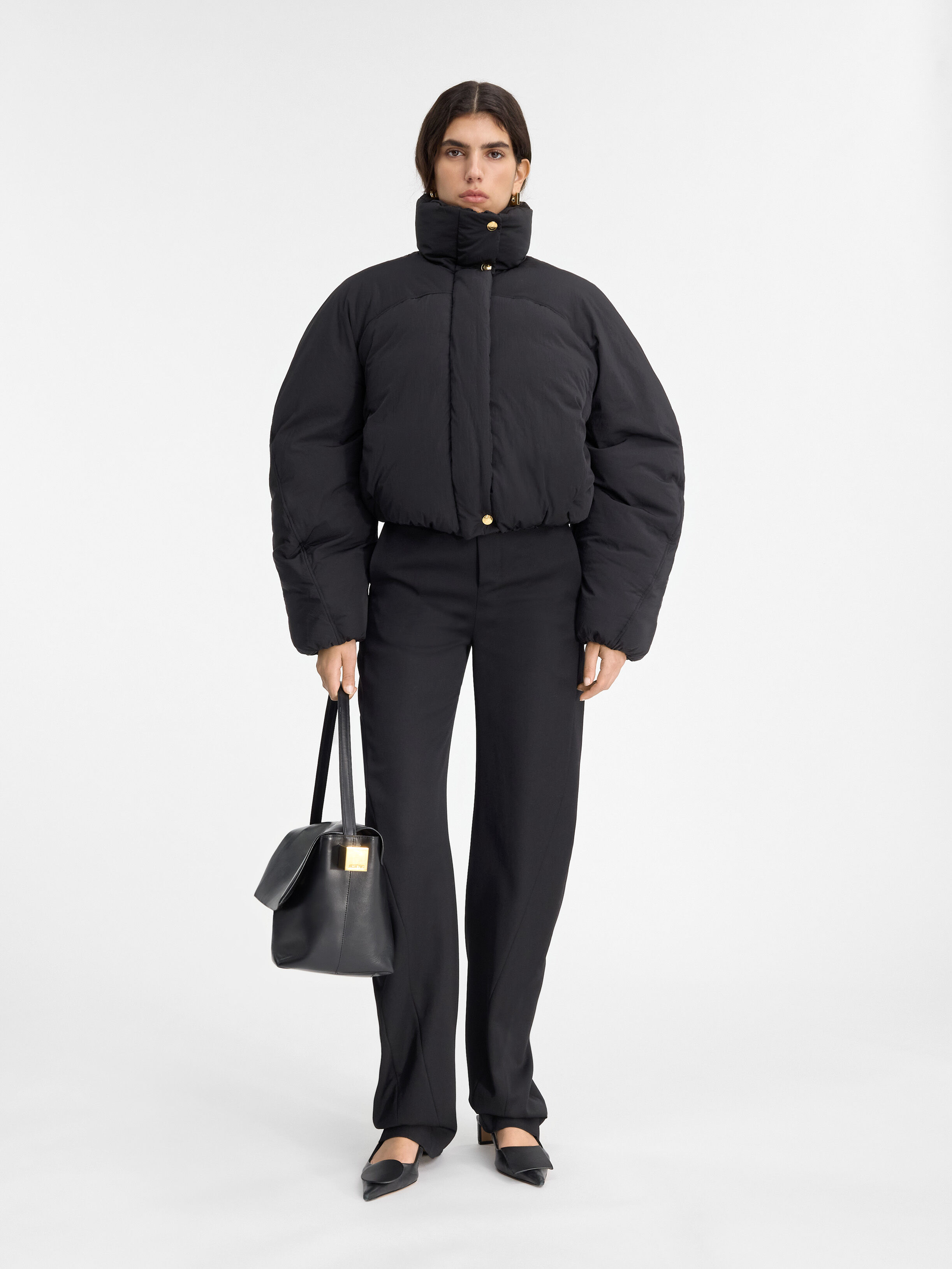 

Укороченный пуховик JACQUEMUS The Caraco cropped puffer jacket, черный