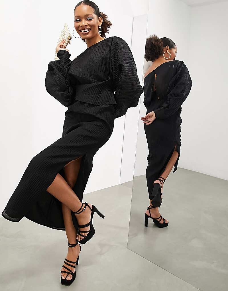 

ASOS EDITION – Черное плиссированное платье макси с объемными длинными рукавами