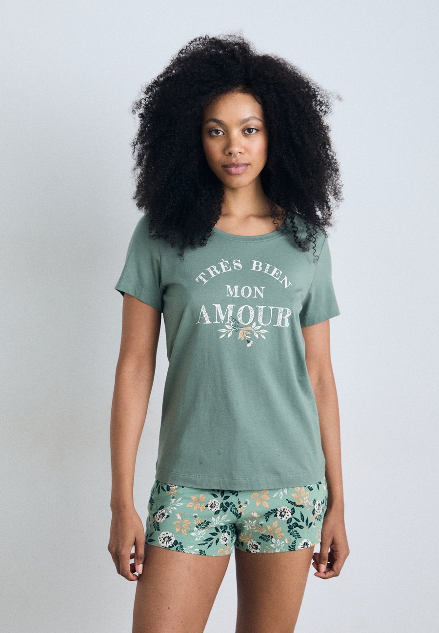 

Пижамный комплект LASCANA VIVANCE DREAMS BY LASCANA L‘AUTOMNE SHORTY , Green Flower/Light Green