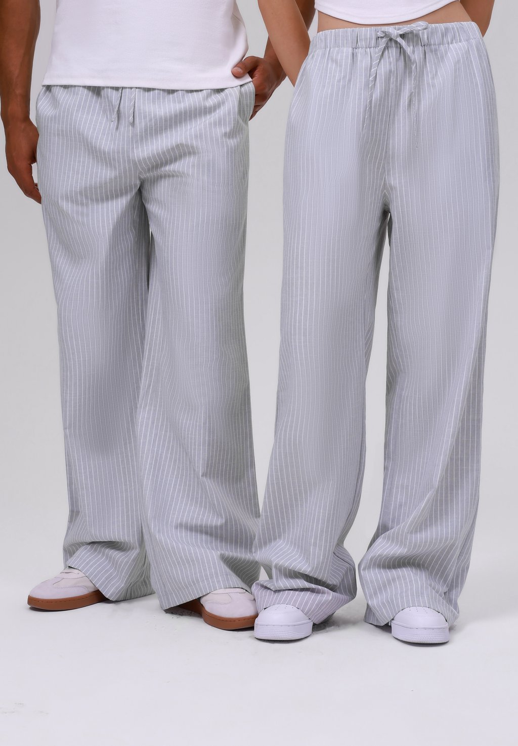 

Брюки UNISEX YOURTURN by Zalando, светло-серый