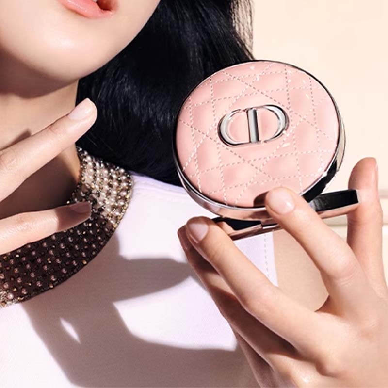 Тональный кушон Dior Forever Skin Glow в черном футляре, 13 г, #00N — фото 4