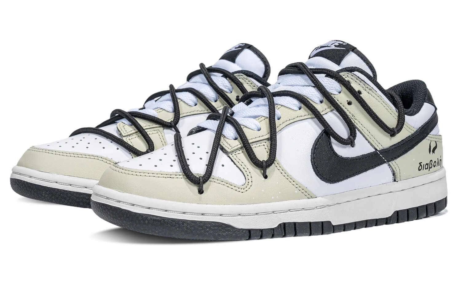 

Женские кроссовки для скейтбординга Nike Dunk, White