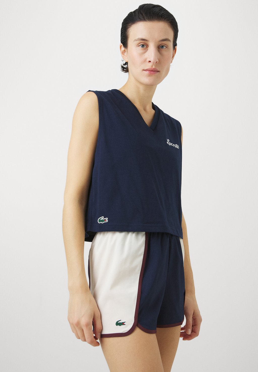 

Спортивные шорты Lacoste Sport, темно-синий