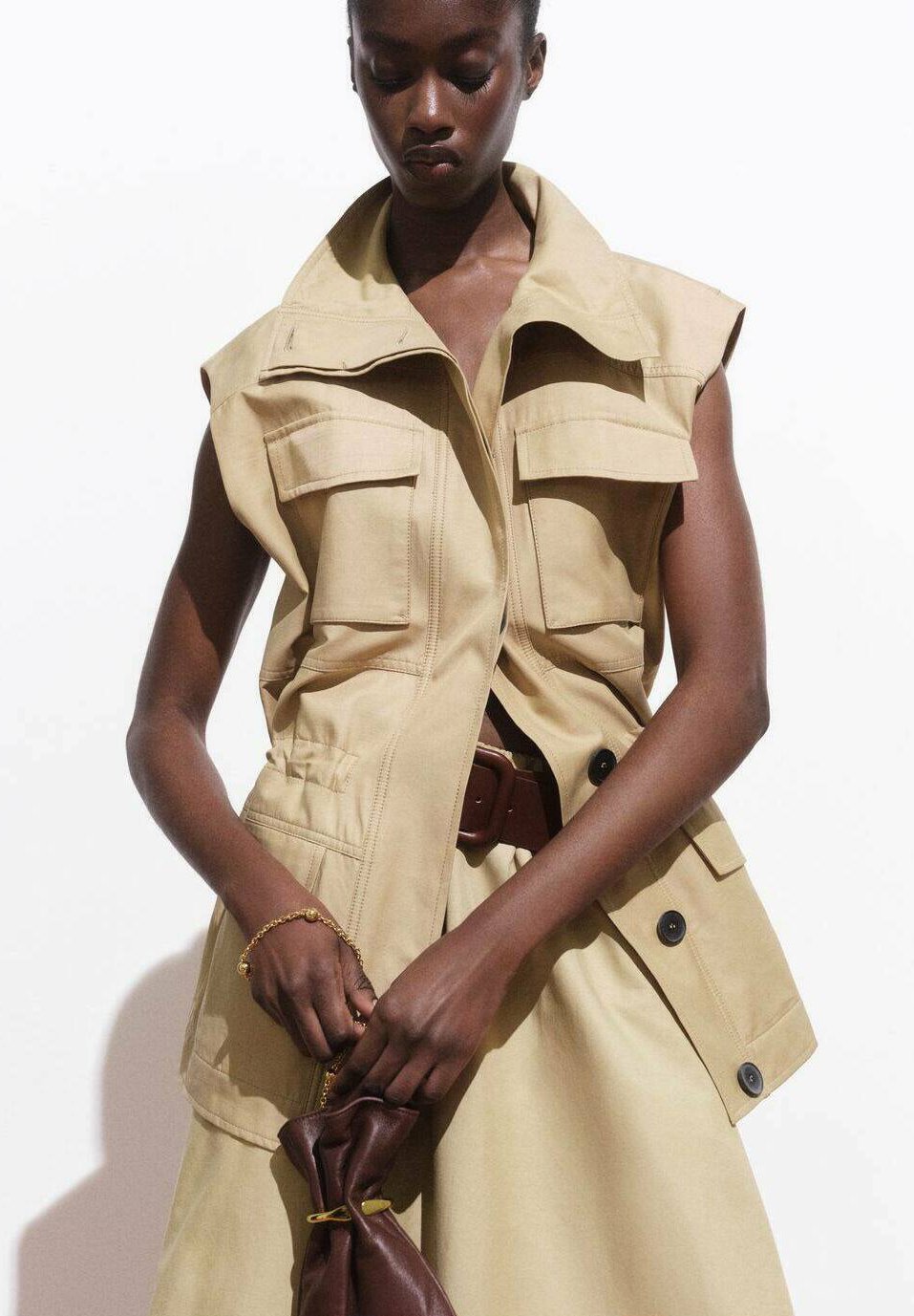 

Жилет WITH CARGO POCKETS Mango, бежевый