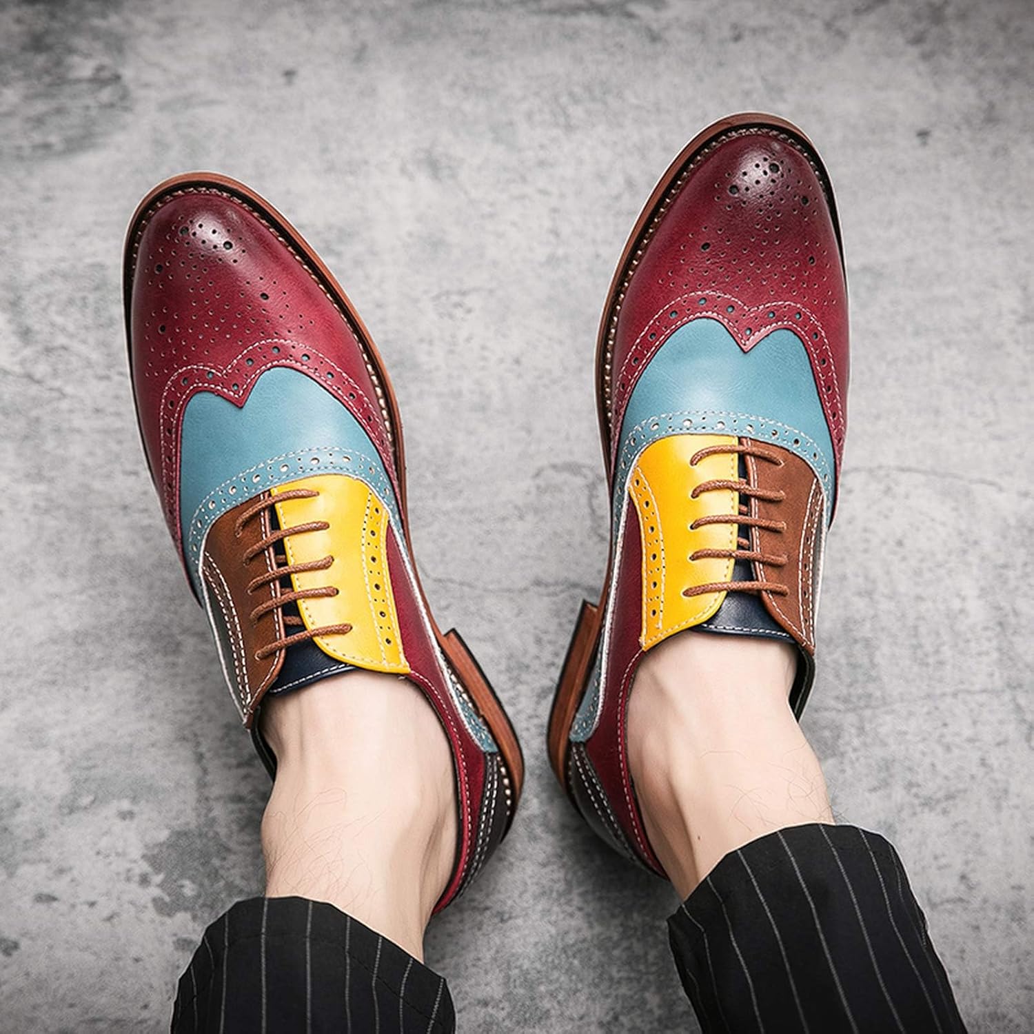 Мужские оксфорды HuitJours многокрасочные броги Wing Tip с шнуровкой, пэчворк, двухцветные, с перфорацией и круглым носком, мультиколор — фото 2