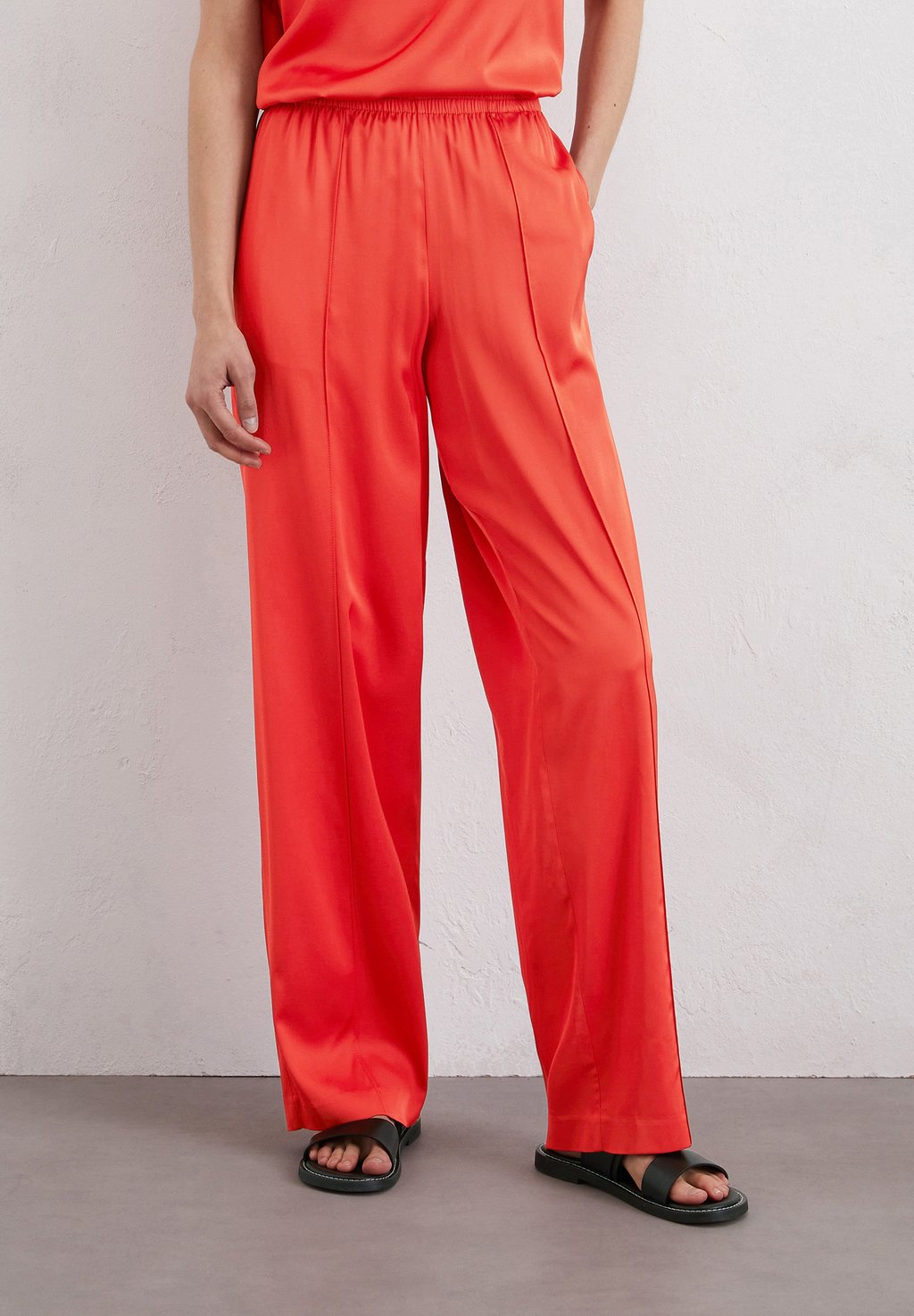 

Брюки FLUENT JOGGER PLEAT DETAIL, ELASTIC WAIST Marc O'Polo, коралловый