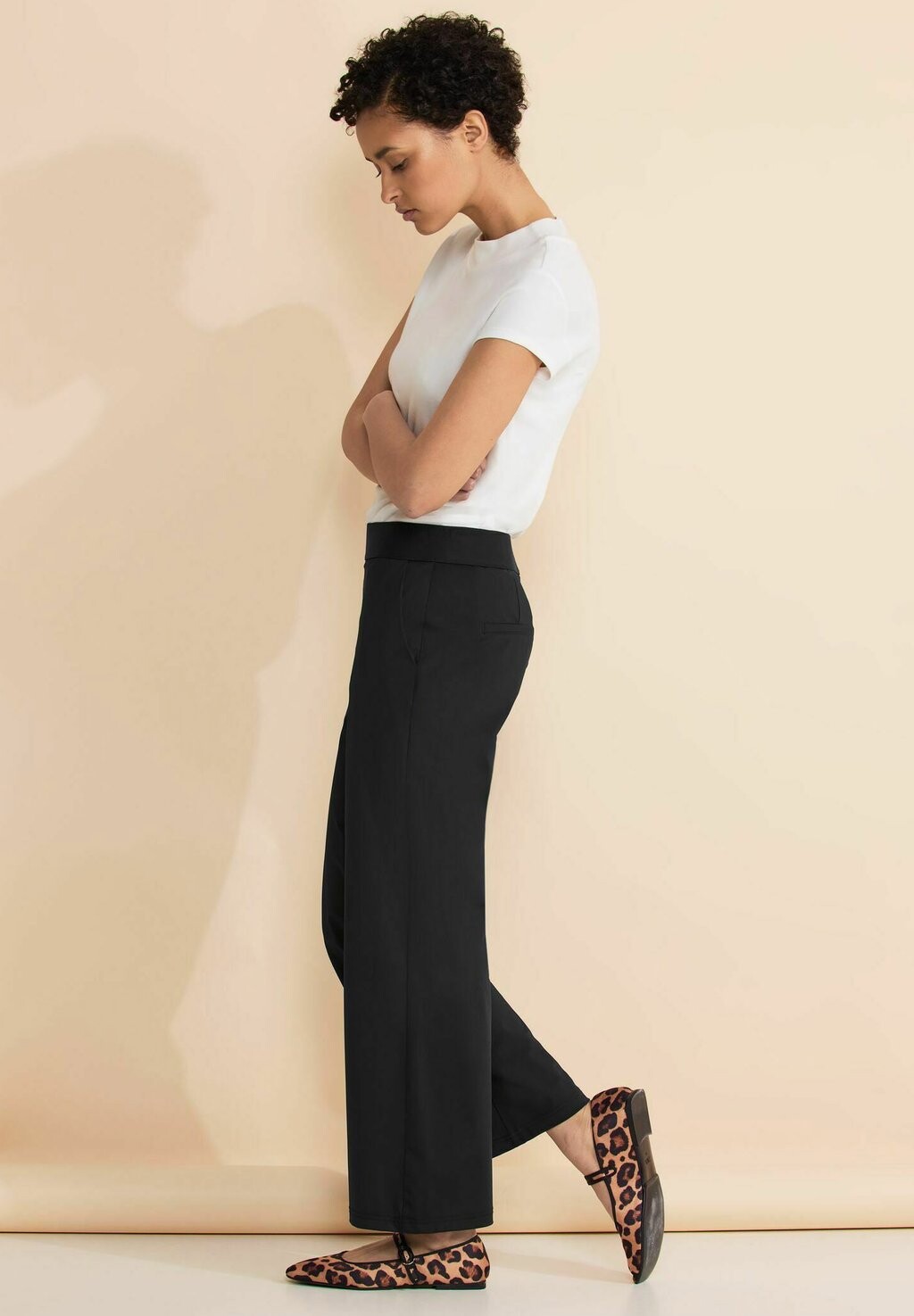 

Брюки из ткани Travelware Loose Fit Street One, черные