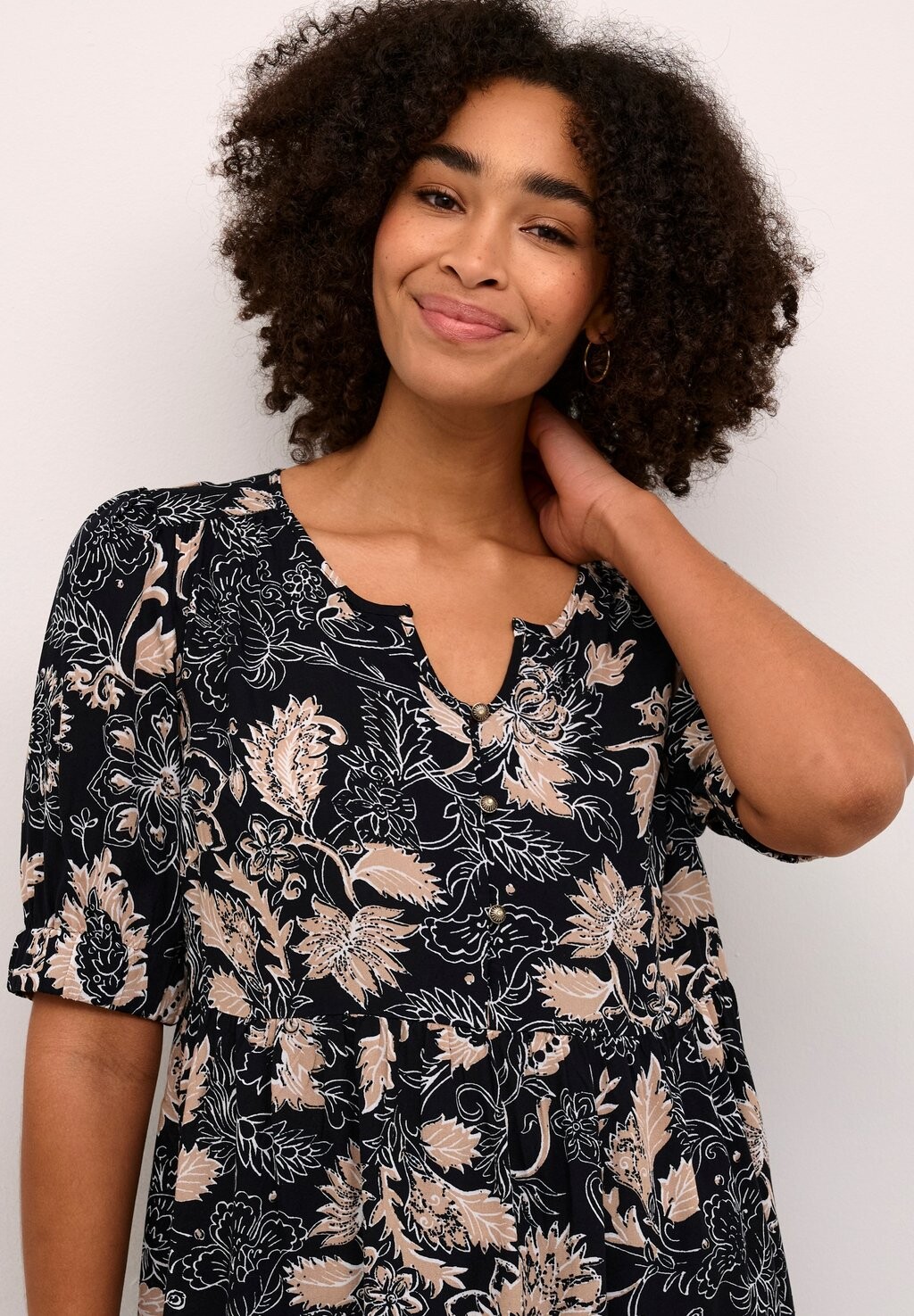 

Туника Kaladonna Kaffe, черная саванна пейсли