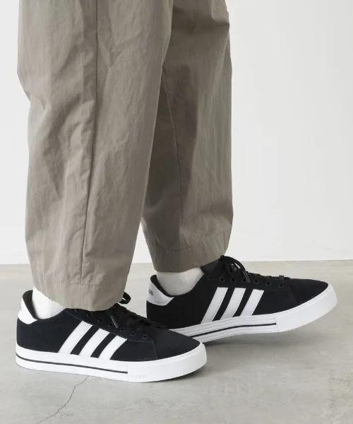 Мужские кроссовки из натуральной замши DAILY 4.0 adidas чёрно-белые