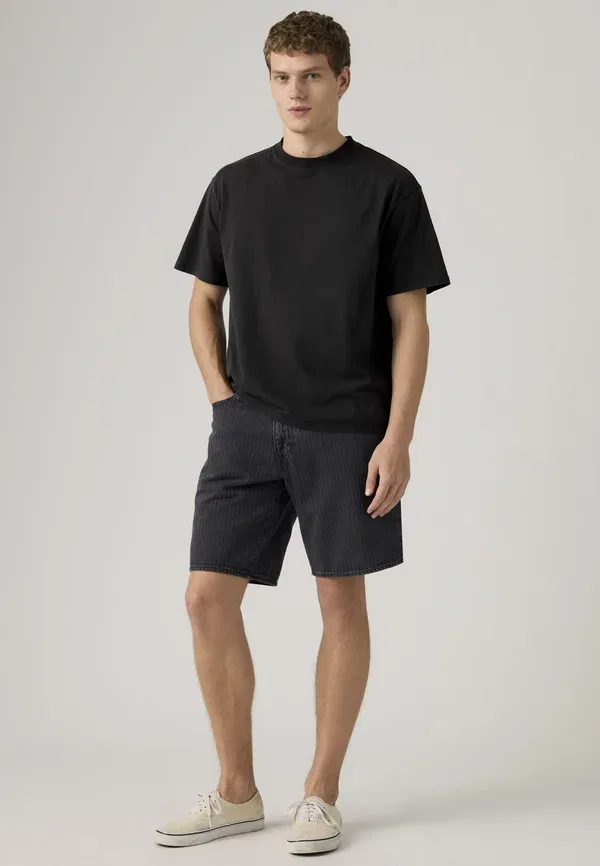 Шорты свободные джинсовые Levi'S 468 Loose Shorts, цвет оникс — фото 2
