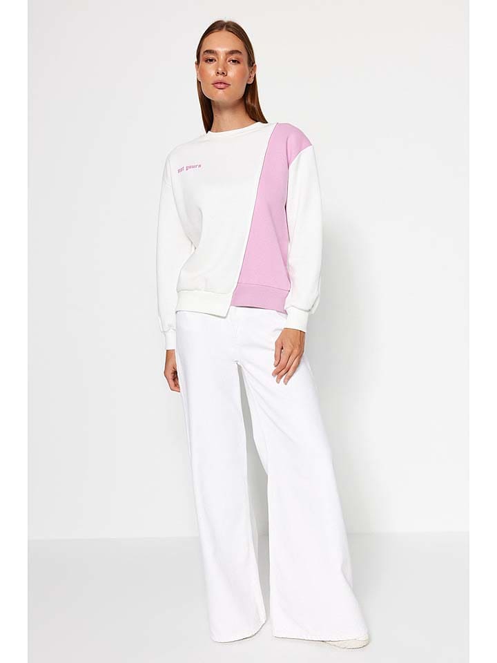 

Толстовка trendyol Sweatshirt, цвет Weiß/Rosa