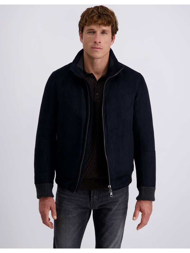 

Pierre Cardin Куртка в знак приветствия