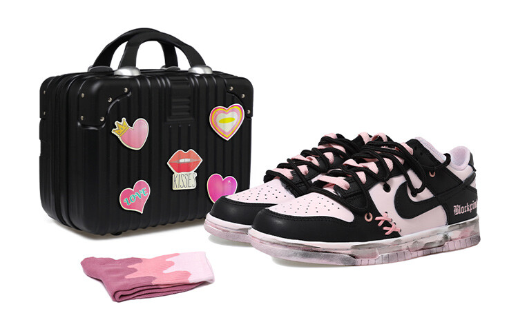 

Кроссовки Nike Dunk Low, черный/розовый