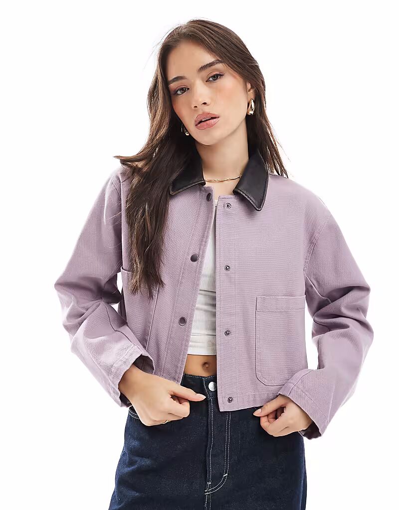 

Укороченная куртка ASOS DESIGN с потертым воротником и кожаным кроем в серо-сиреневом цвете