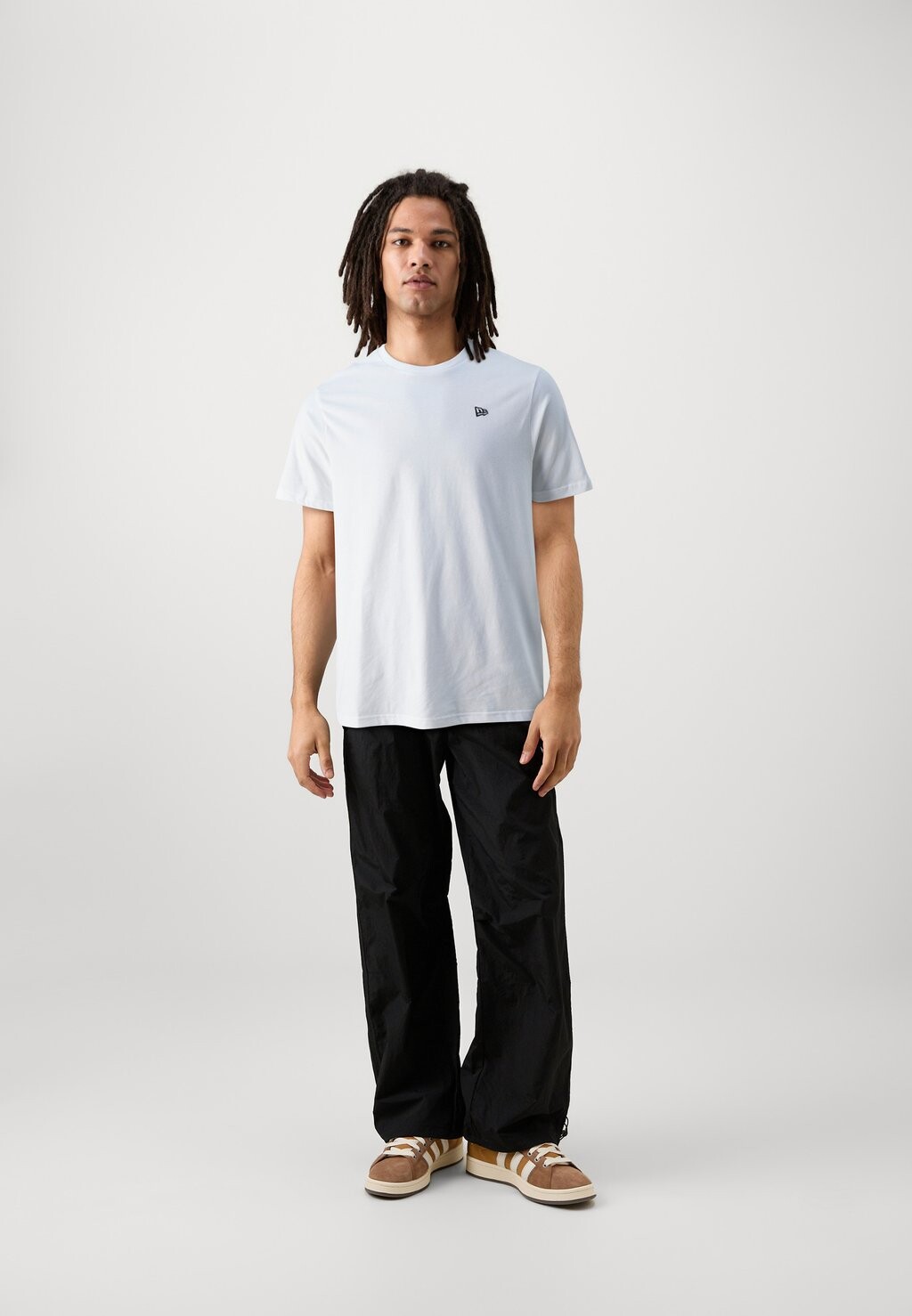 

Базовая футболка Essentials Tee New Era, белая