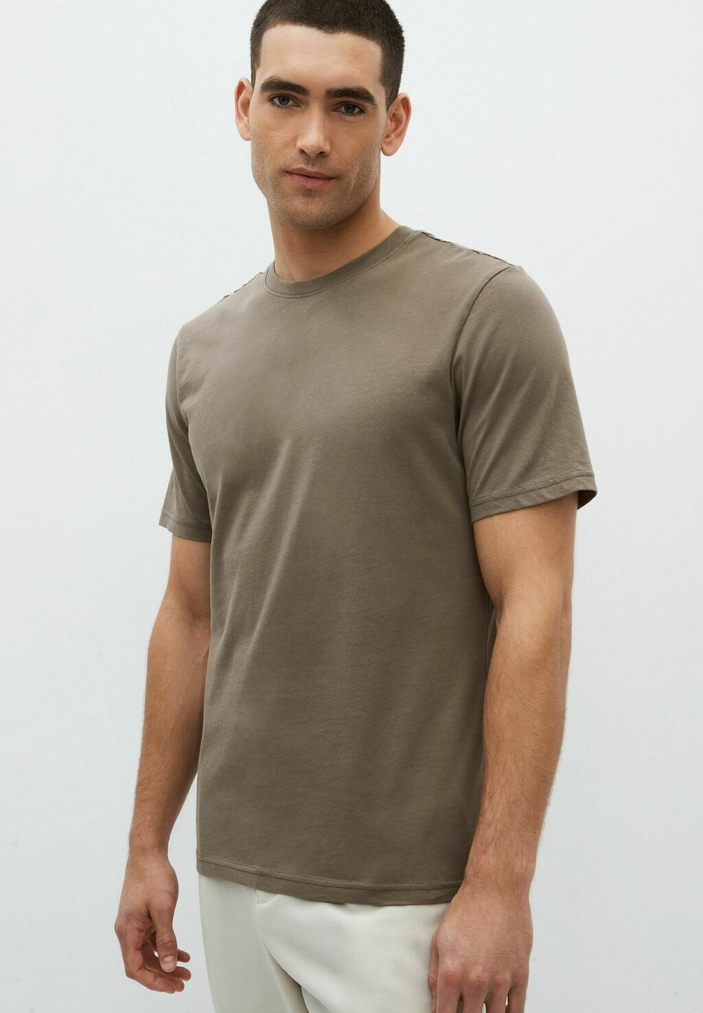 

Базовая футболка Essential Crew Neck Regular Next, цвет neutral brown