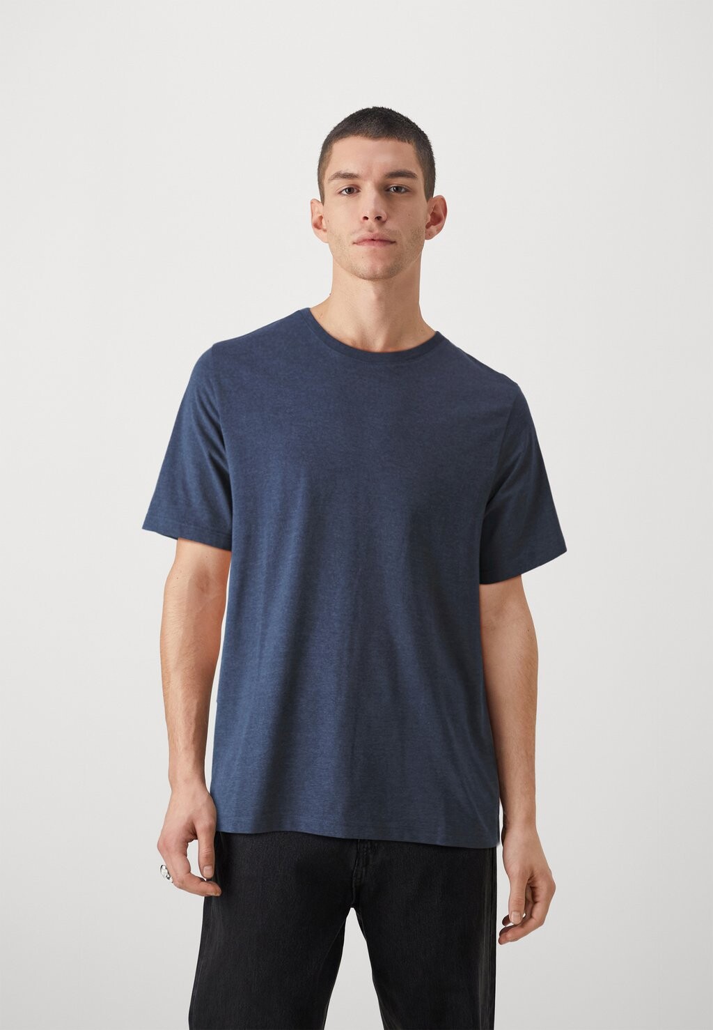 

Базовая футболка JJEORGANIC TEE ONECK Jack & Jones, темно-синий