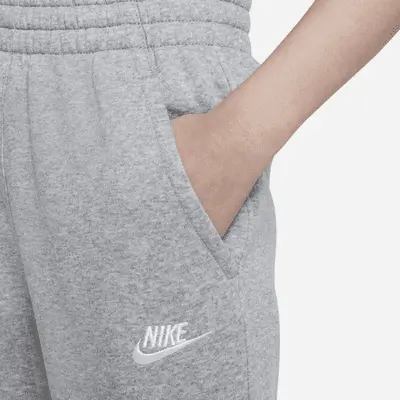 Брюки Nike Sportswear Club Fleece, цвет Dark Grey Heather/Base Grey/White — фото 4