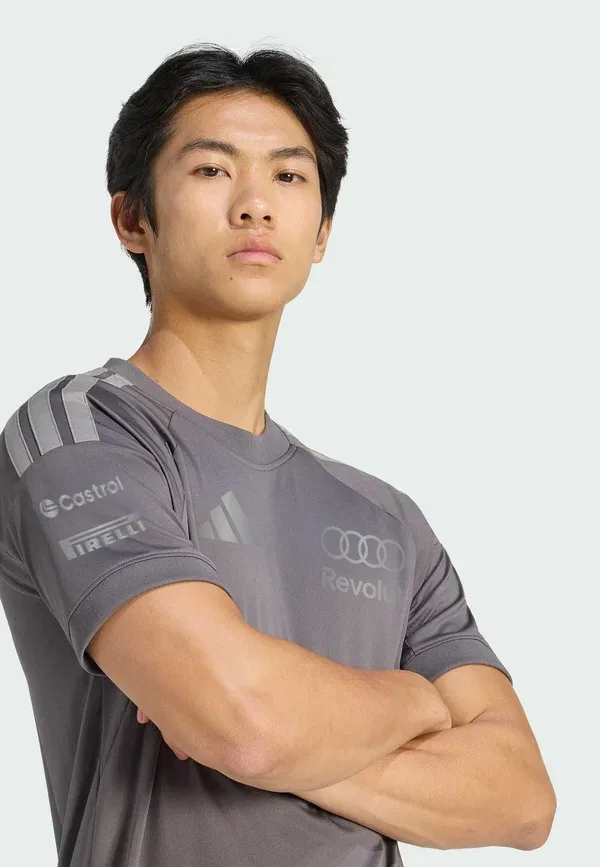 Футболка спортивная Adidas Performance Audi revolut f1 team driver replica, серый страта айрон металлик — фото 4