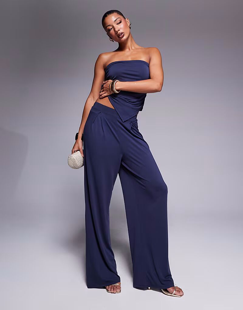 

Мягкие брюки-клеш со складками и широкими штанинами от ASOS DESIGN, цвет чернил