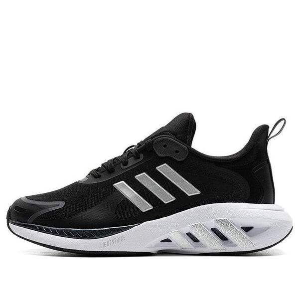 

Кроссовки на весь день. Adidas, черный