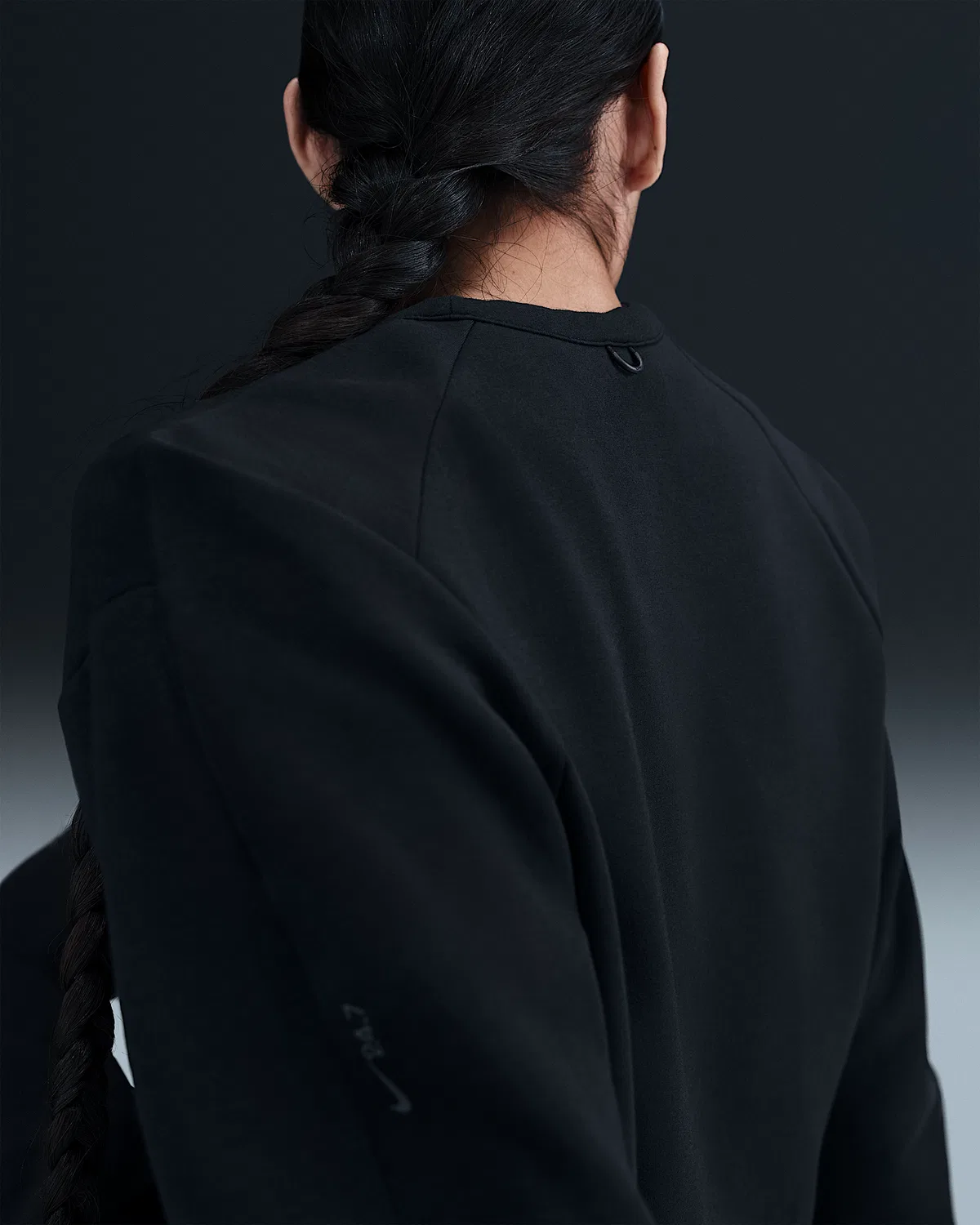 Мужская футболка Nike 24.7 ImpossiblySoft Dri-FIT Crew, Black/Dark Smoke Grey — фото 2
