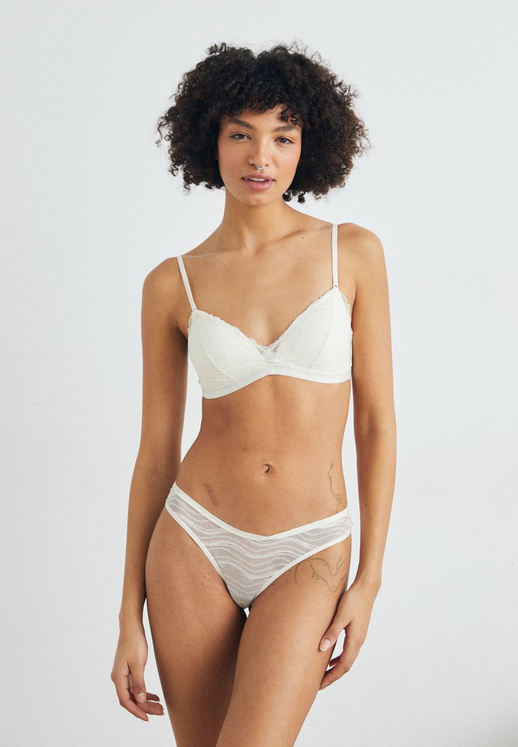 

Стринги SHEER 3 PACK Calvin Klein Underwear, темно-серый