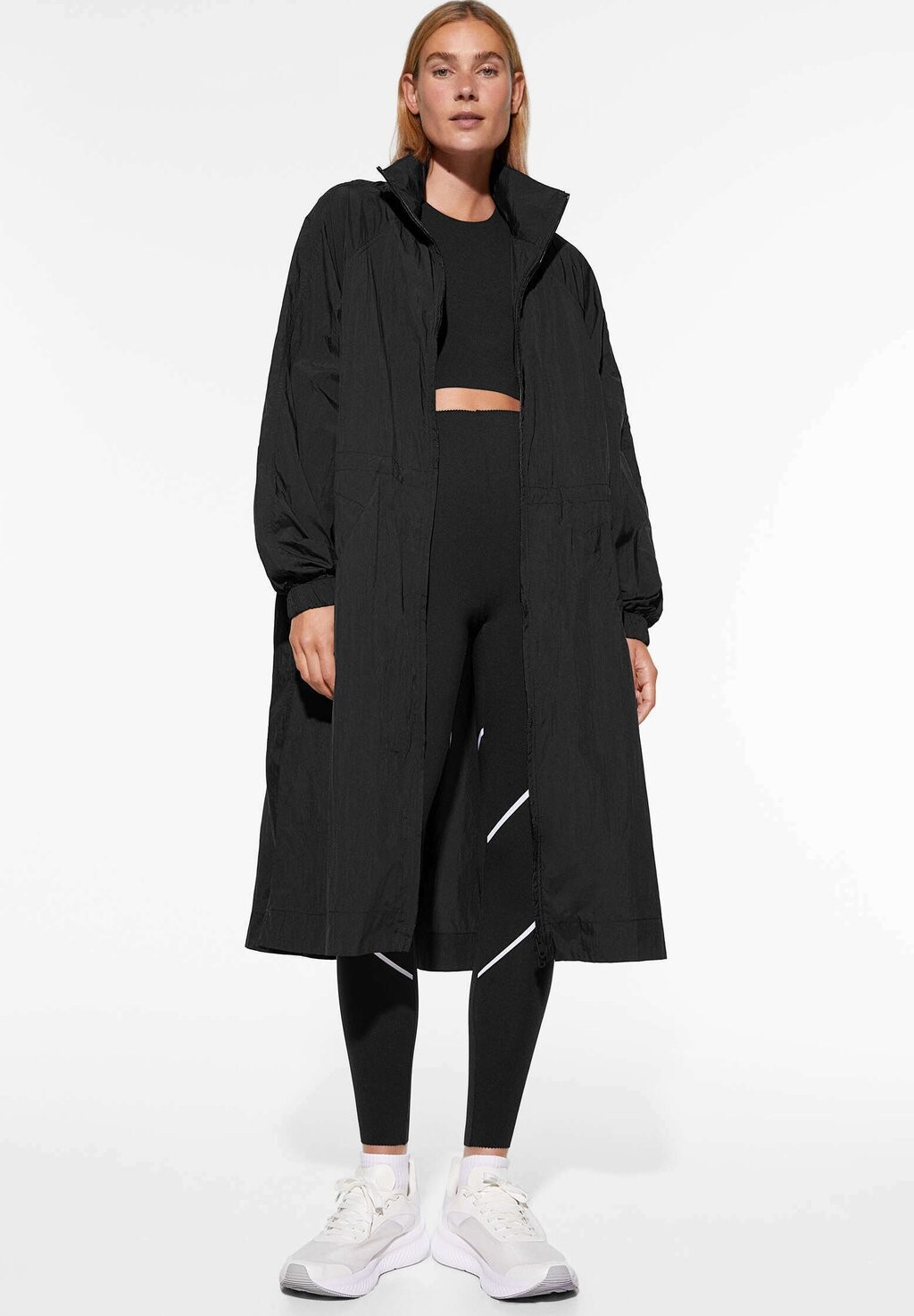 

Парка Lightweight Water-Repellent Midi OYSHO, черный