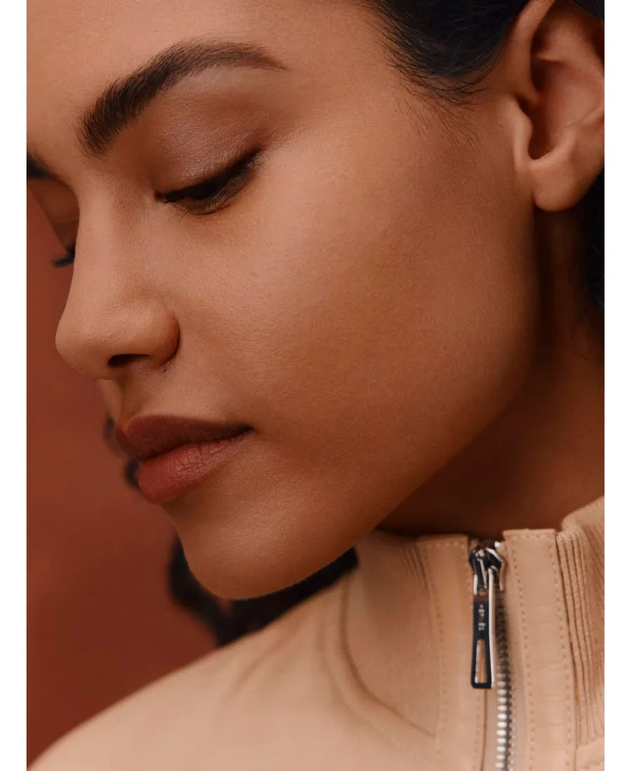 Тональная основа Plein Air, Luminous Matte Skincare Foundation, 1,11 унции HERMÈS, 55w palissandre is a warm, coppery medium бежевый — фото 3