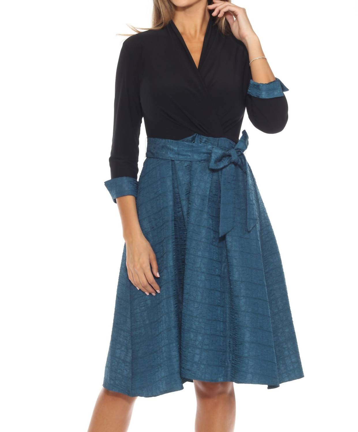 

Поясное жаккардовое платье-футляр в цвете "сумерки"/черный Joseph Ribkoff