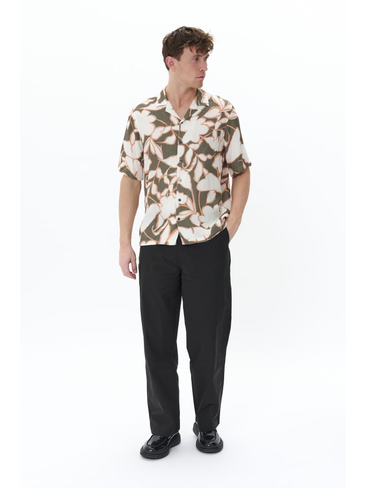 

Рубашка с короткими рукавами Maklampo, прямого кроя, в легкой армейской форме. Matinique