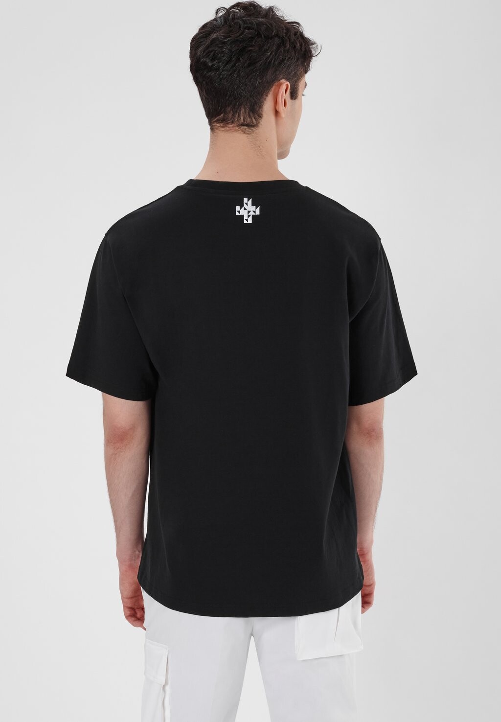 

Базовая футболка MINIMAL Mercader, черный