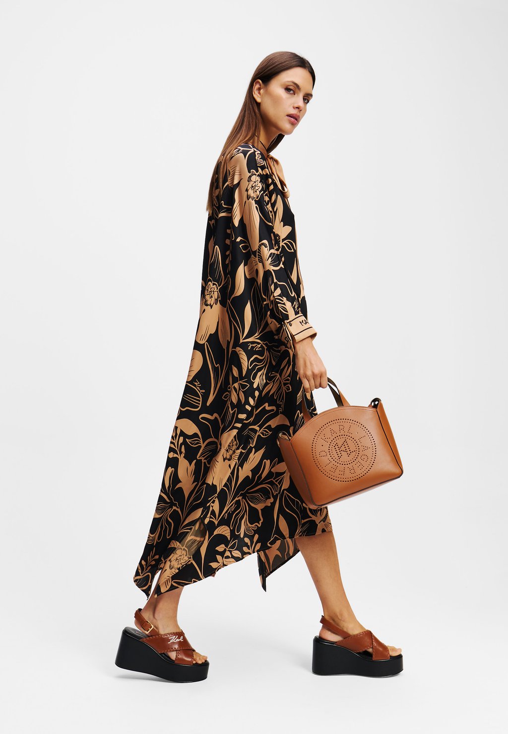 

Сумка CIRCLE TOTE PERFORATED KARL LAGERFELD, коричневый