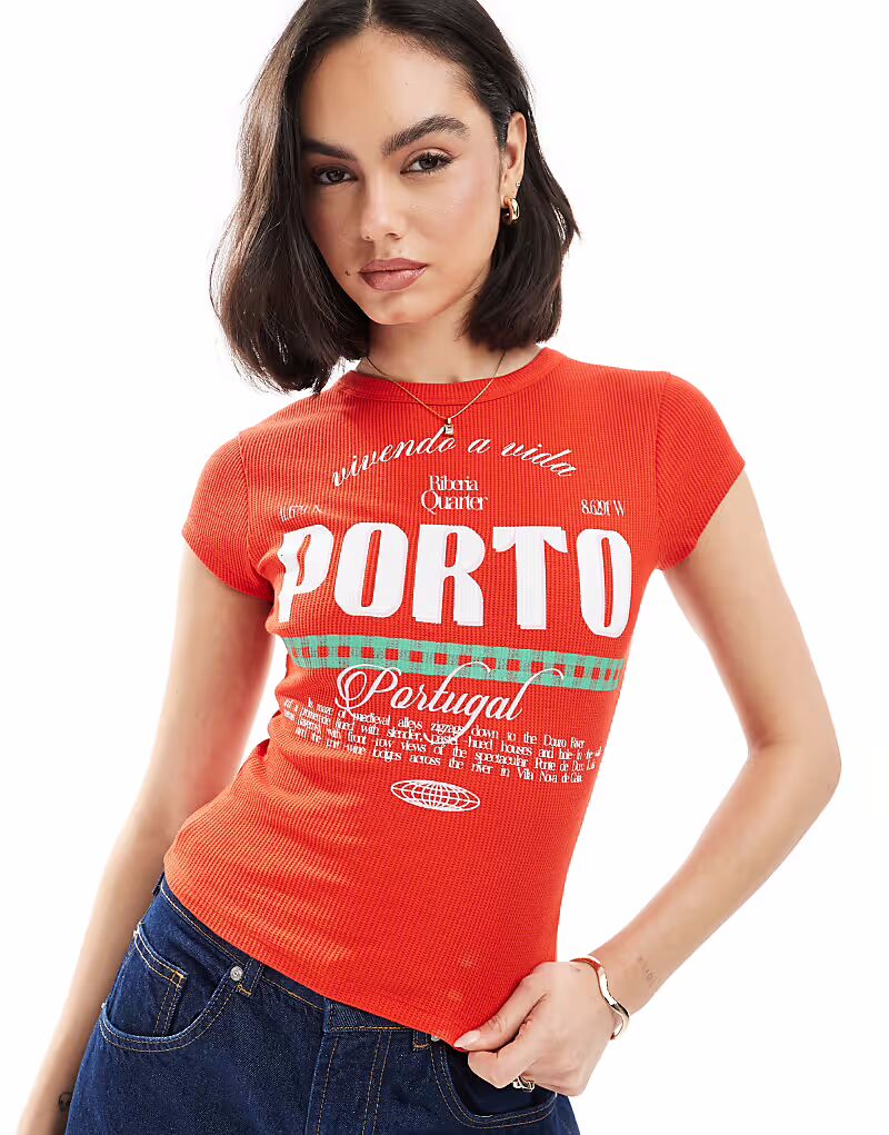 

Детская футболка ASOS DESIGN из вафельной ткани с принтом Porto красного цвета