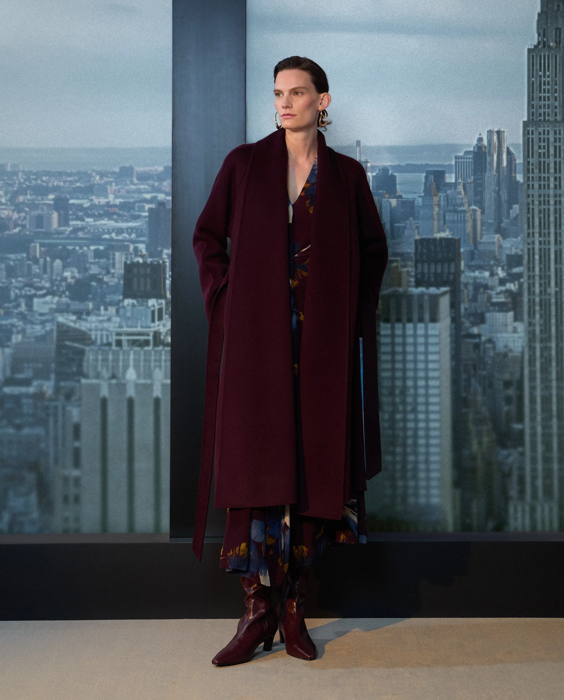 

Женское длинное платье из гладкой ткани Woman Limited El Corte Inglés, бордовый