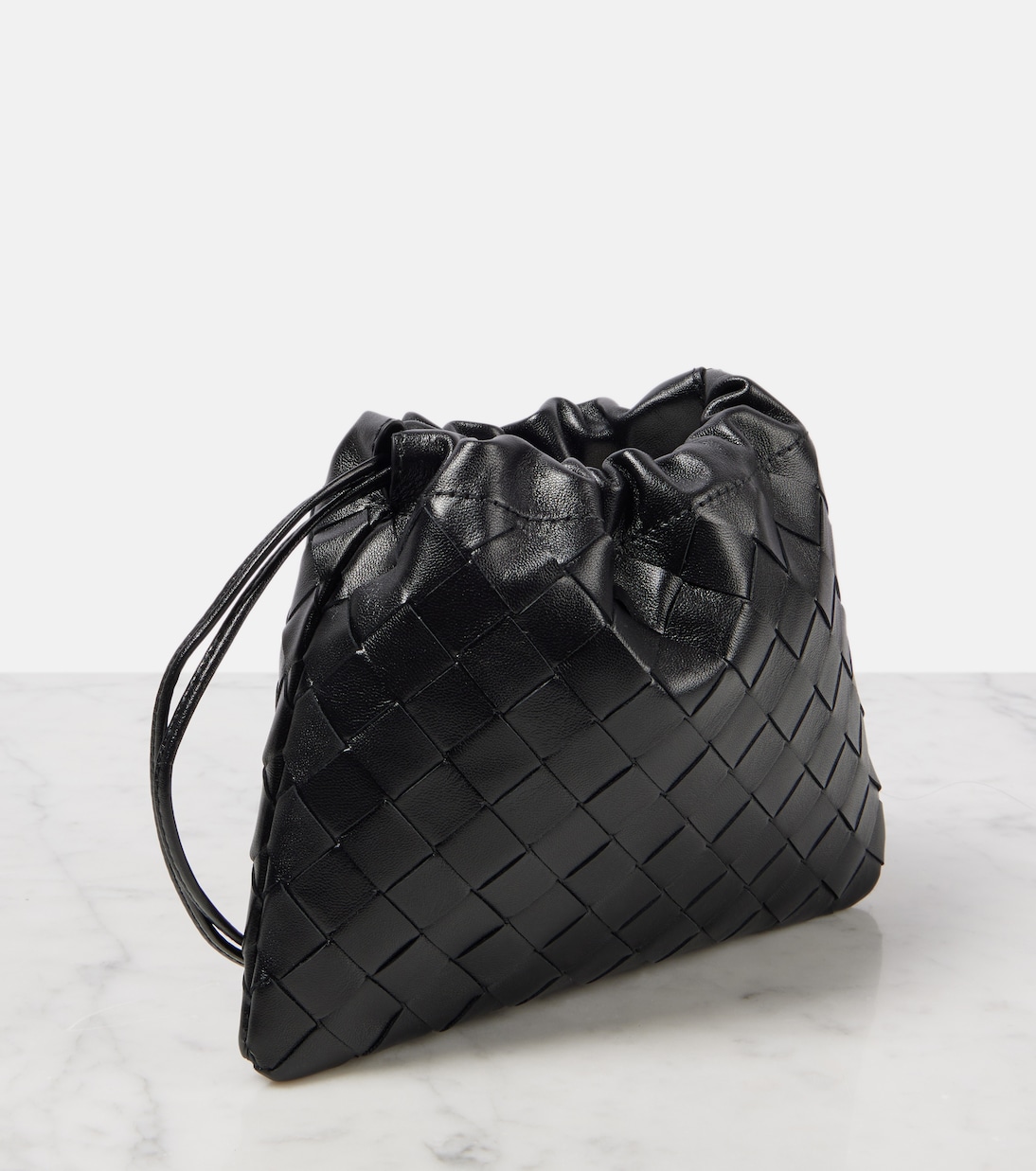 Пыльник. Маленькая кожаная сумка через плечо. Bottega Veneta, Black-Gold — фото 4