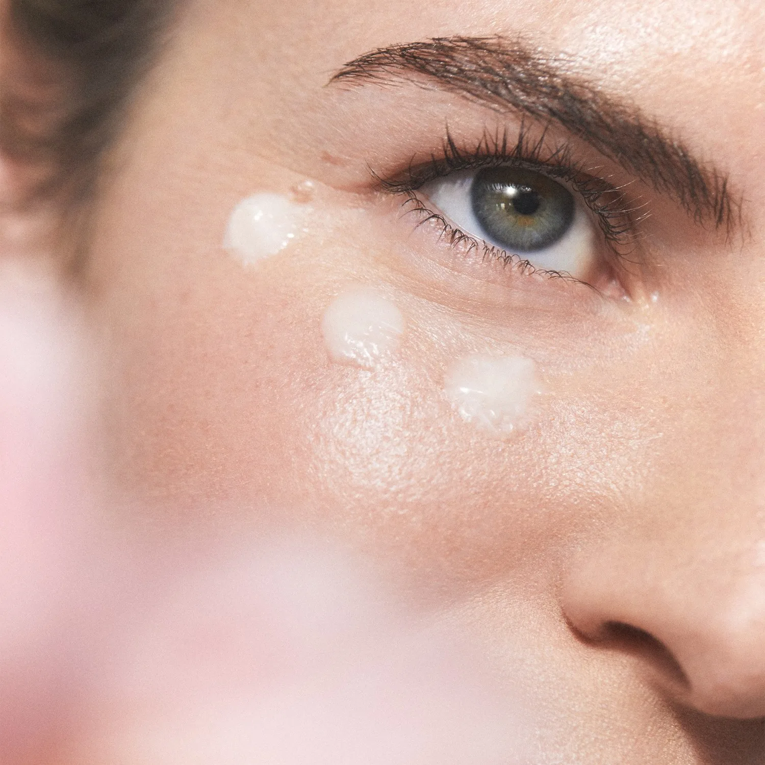 Крем для глаз с витамином С из сливы какаду Kora Organics, 15 мл — фото 3