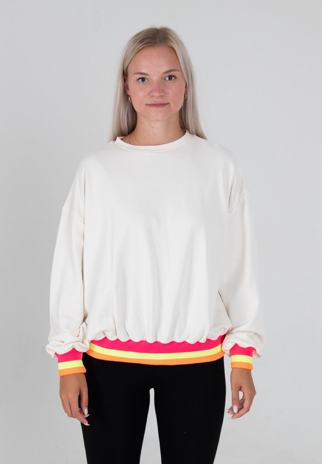 

Толстовка OVERSIZED NEON CUFF Be Famous, белый