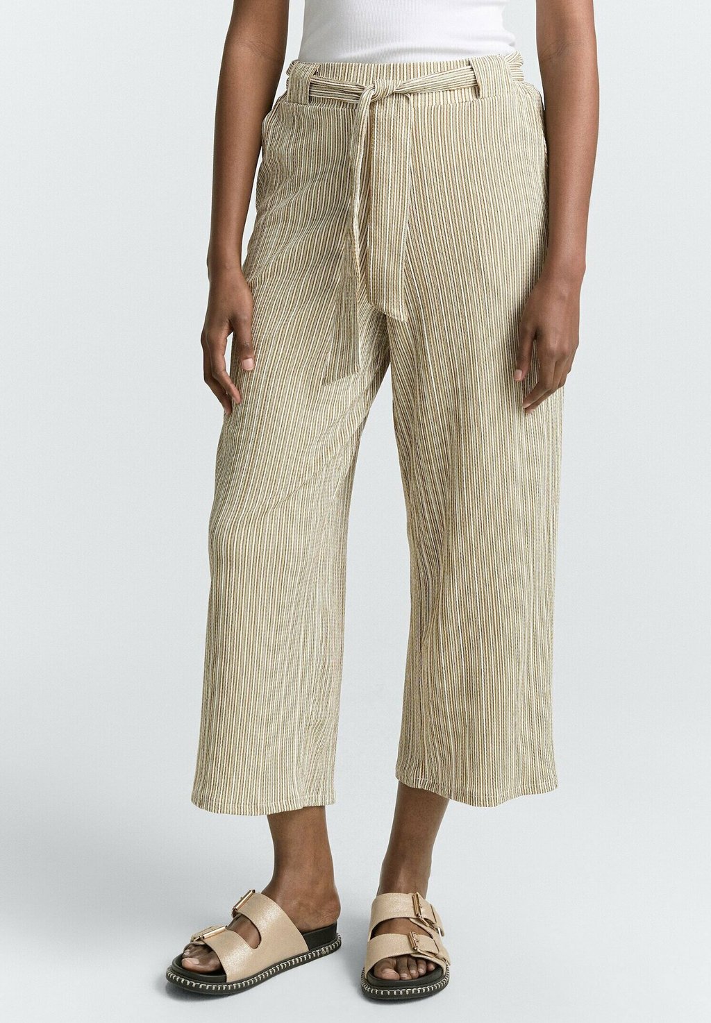 

Брюки HIGH WAIST CULOTTE MIT BINDEGÜRTEL TOM TAILOR DENIM, светло-зеленый