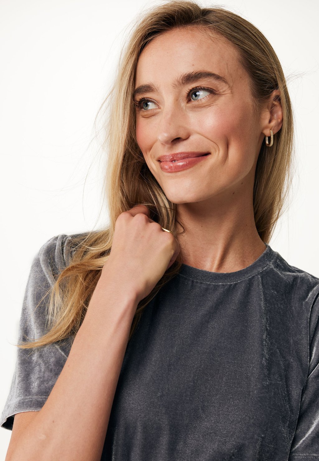 

Базовая футболка SHORT SLEEVE TEE Mexx, серый