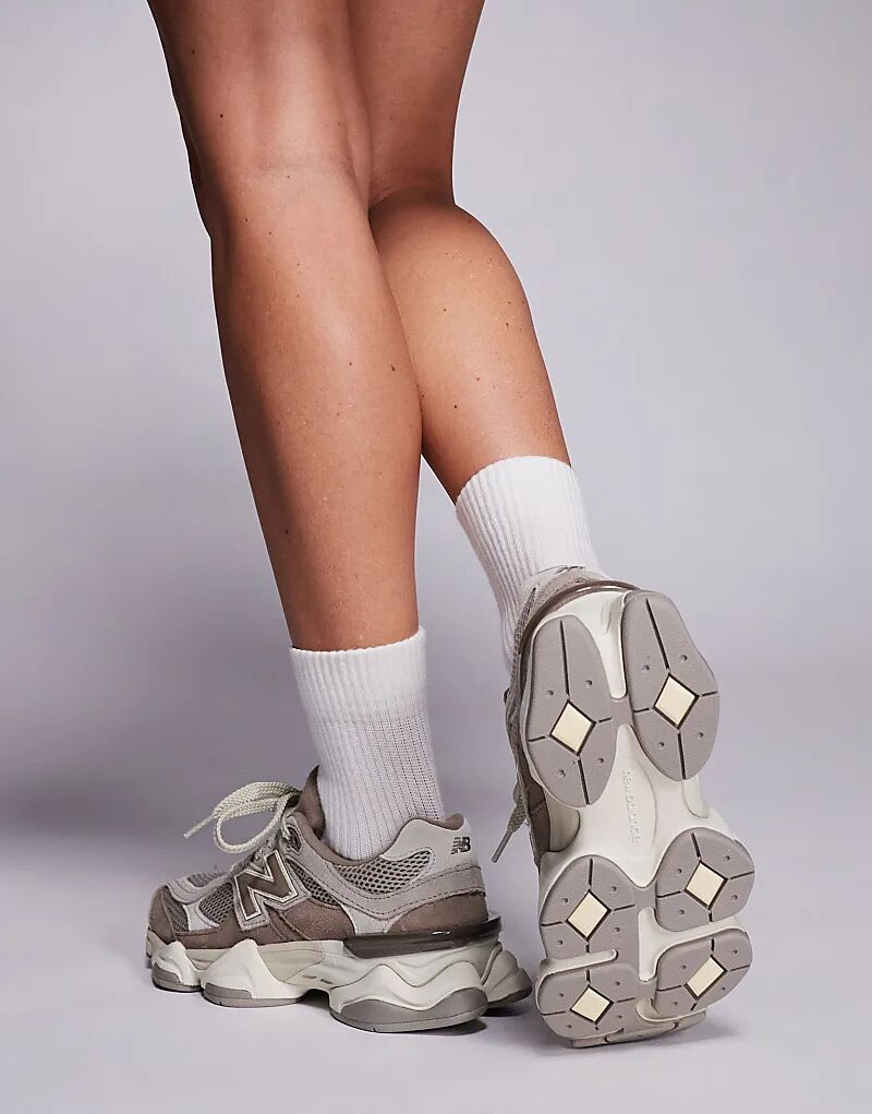 Кроссовки New Balance 9060 коричневого цвета — фото 3
