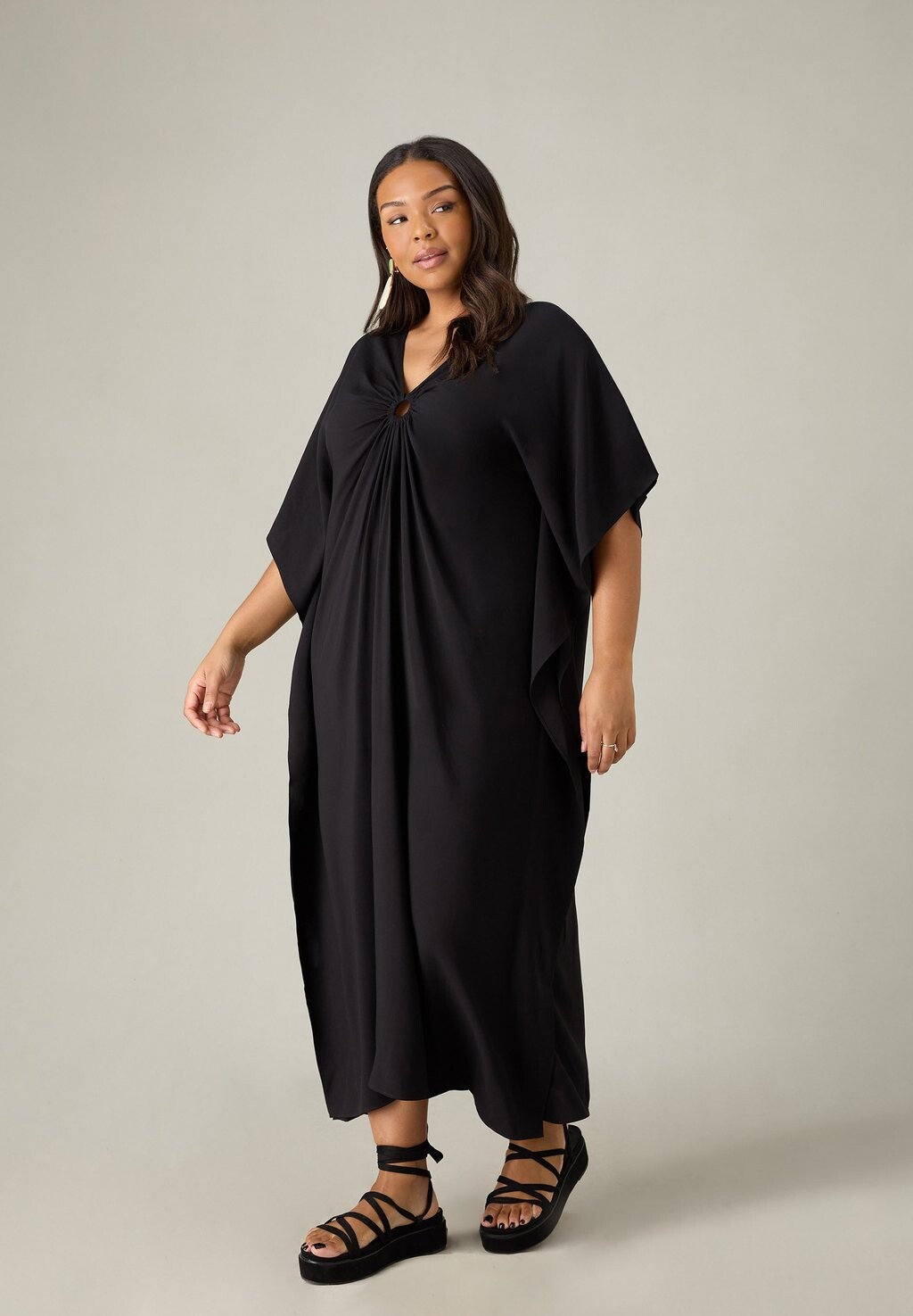 

Платье макси Live Unlimited London, черный