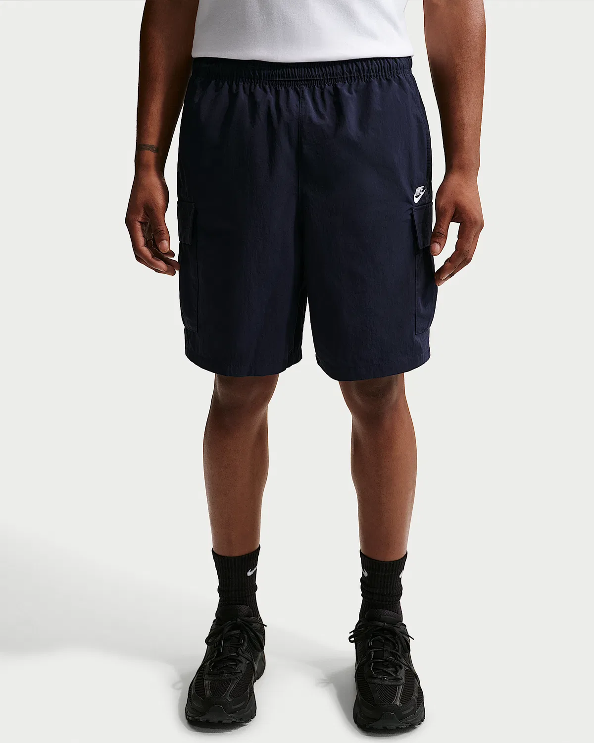 Мужские утилитарные шорты Nike Sportswear Club, Obsidian/White — фото 2
