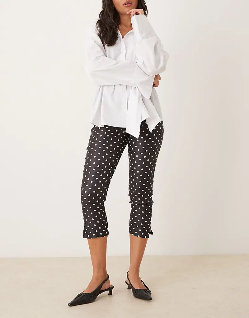 

Длинные брюки-капри ASOS DESIGN Bengaline с разрезами по низу в черно-белый горошек