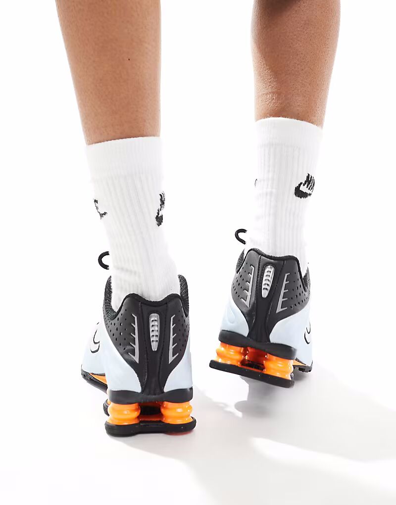 Кроссовки Nike Shox R4 черного и металлического серебристого цвета — фото 3