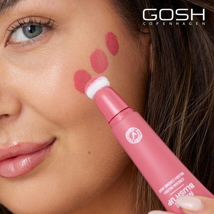 Кремовые матовые румяна BLUSH-UP в форме стика для подчеркивания черт лица и гладкой растушевки Жидкие румяна со встроенным спонжем Для использования на ходу Без отдушек Сертифицированный веганский продукт для аллергиков 003 Cherry Berry Gosh — фото 3