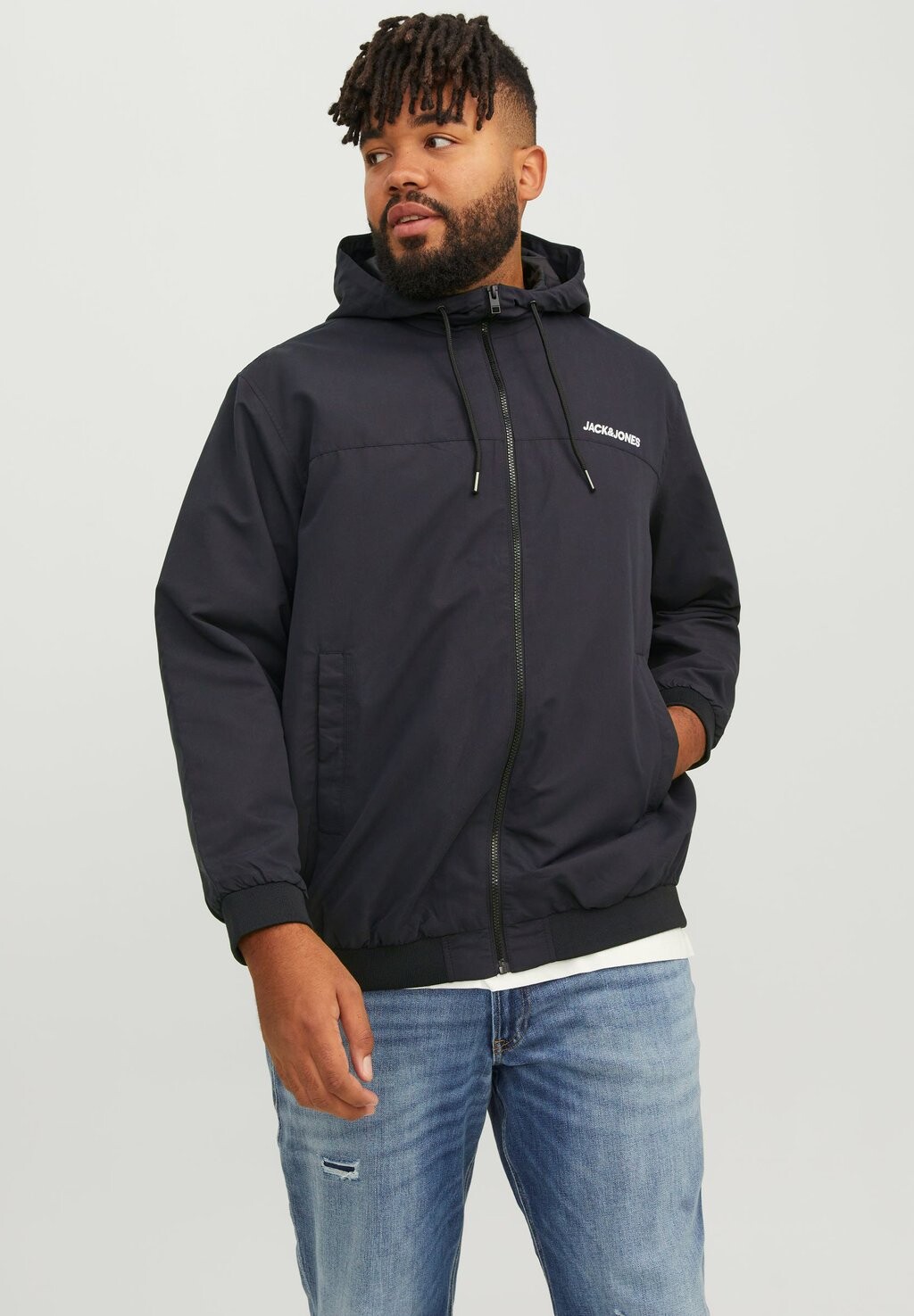 

Ветровка JJERUSH HOOD Jack & Jones, черный
