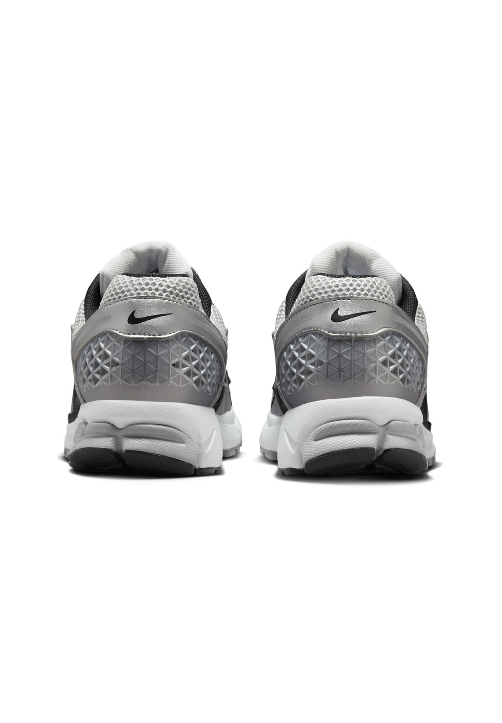 

Кроссовки ZOOM VOMERO 5 Nike Sportswear, черный